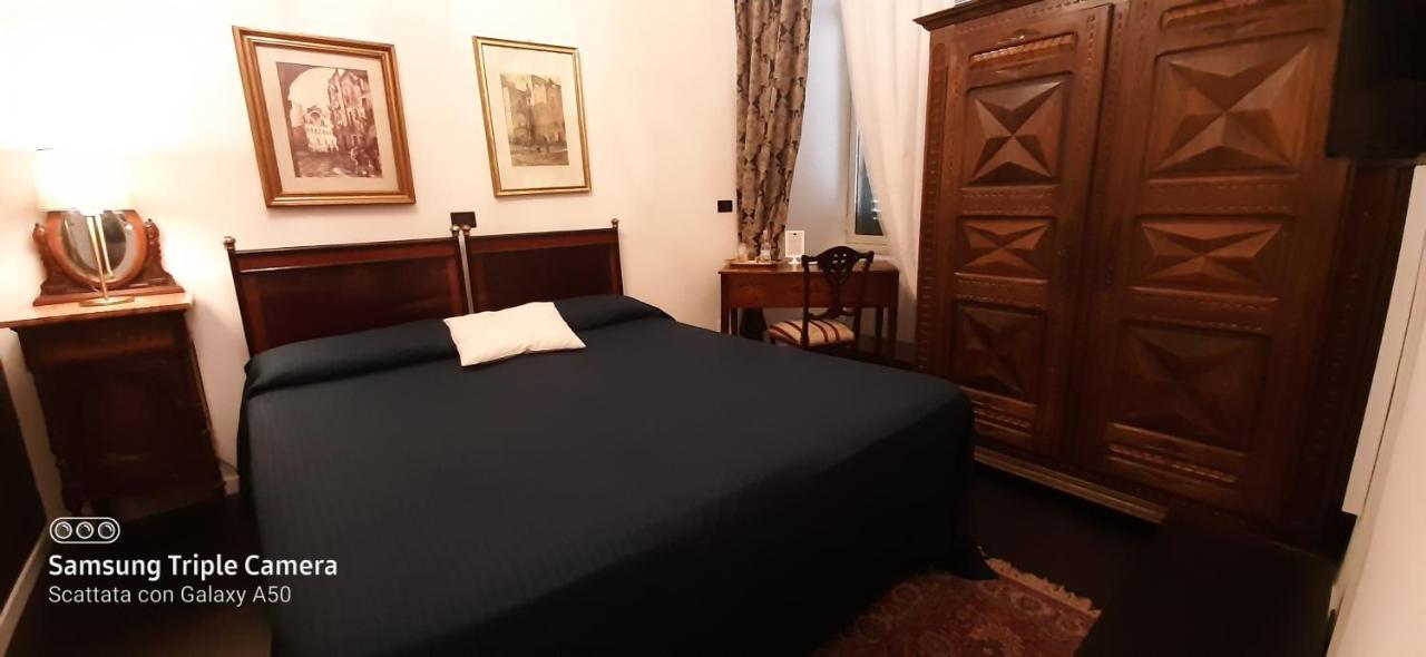 Palace Bed & Breakfast *